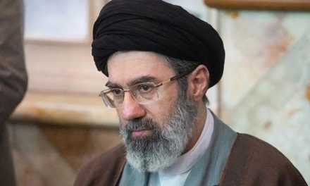 Khamenei Tolak Buka Selat Hormuz: Iran Pertahankan Kedaulatan