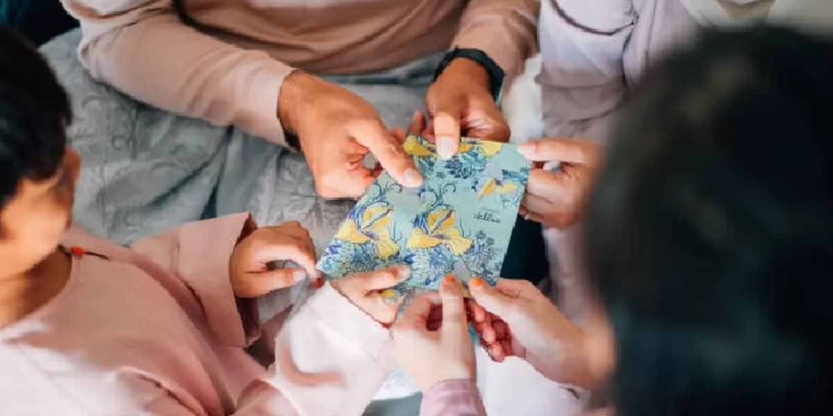 THR: Ciri Khas Hari Raya Idul Fitri Yang Di Nanti Anak Anak