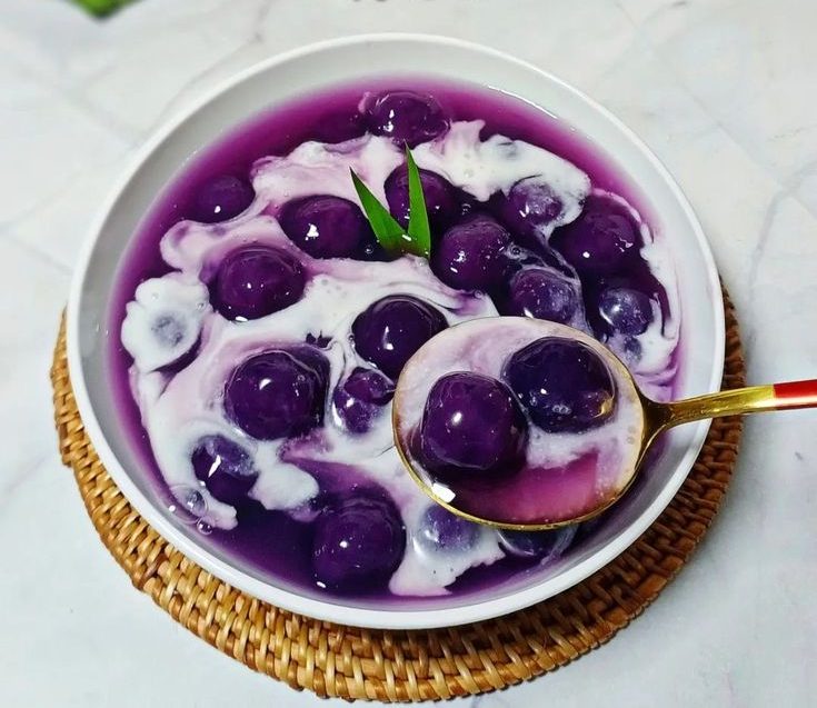 Dessert Tradisional Rasa Sultan: Biji Salak Ubi Ungu