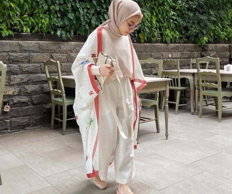 Outer Scarf: Pilihan Tepat Untuk Tampil Kekinian Dan Chic