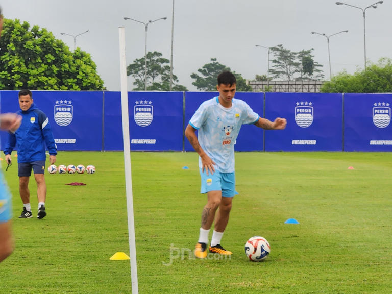 Percakapan Seru Eliano Dan Tijjani Reijnders Tentang Persib!