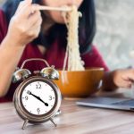 Jangan Sepelekan! Makan Terlalu Cepat Bisa Picu Masalah Ini