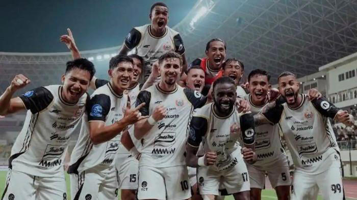 Momen Euforia Di Banten: Persija Jakarta Rayakan Gol Gemilang!