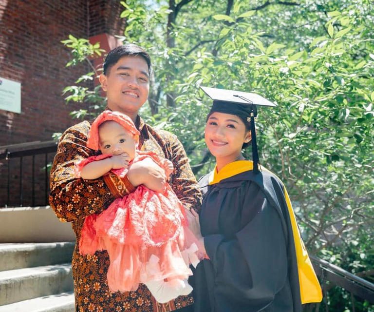 Erina Gudono Tampil Anggun Wisuda S2 Di AS, Anak Jadi Sorotan