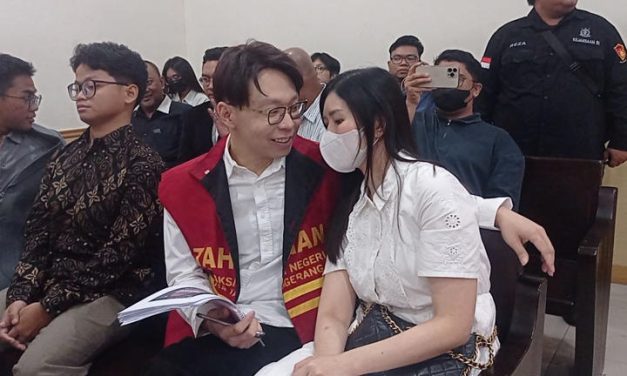 Tetap Kompak! Richard Lee Dan Istri Di Tengah Kabar Persidangan