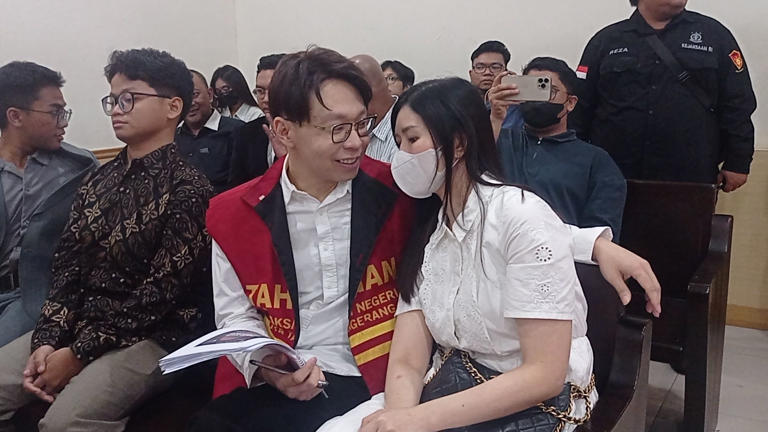 Tetap Kompak! Richard Lee Dan Istri Di Tengah Kabar Persidangan