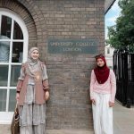 Potret Oki Setiana Dewi & Maryam Ke University College London