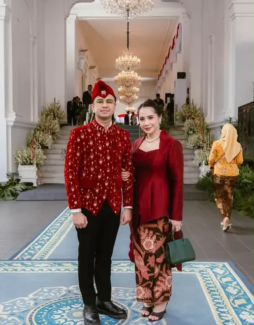 Gaya Nagita Slavina Di HUT RI Ke-81, Tas Mewah Bikin Melongo