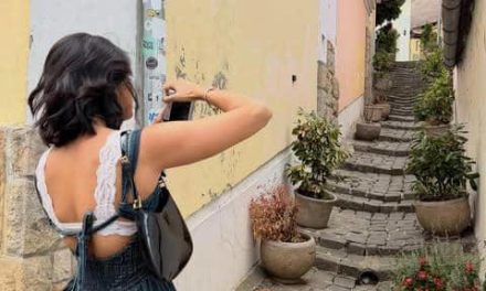 Eksplor Budapest, Pooja Hegde Pamer Momen Liburan Seru