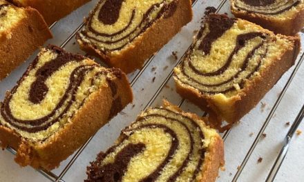 Makin Lembut! Bolu Marble Klasik Dengan Motif Cantik Bikin Nagih