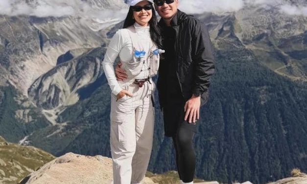 Momen Spesial! Merdi Octavia & Suami Hiking Ke Mont Blanc