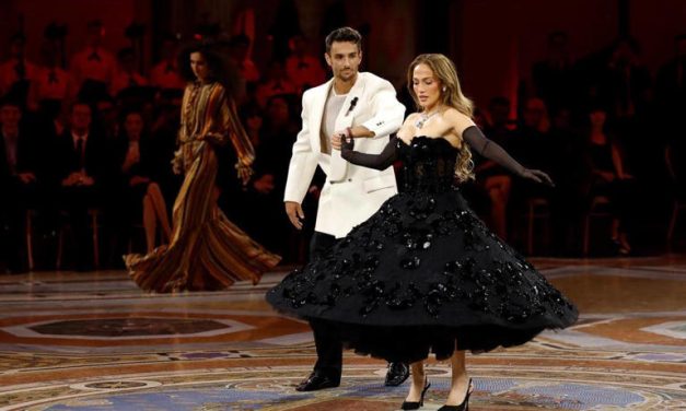 Makin Stunning! Jennifer Lopez Bawa Nuansa Dolce Vita Di Milan